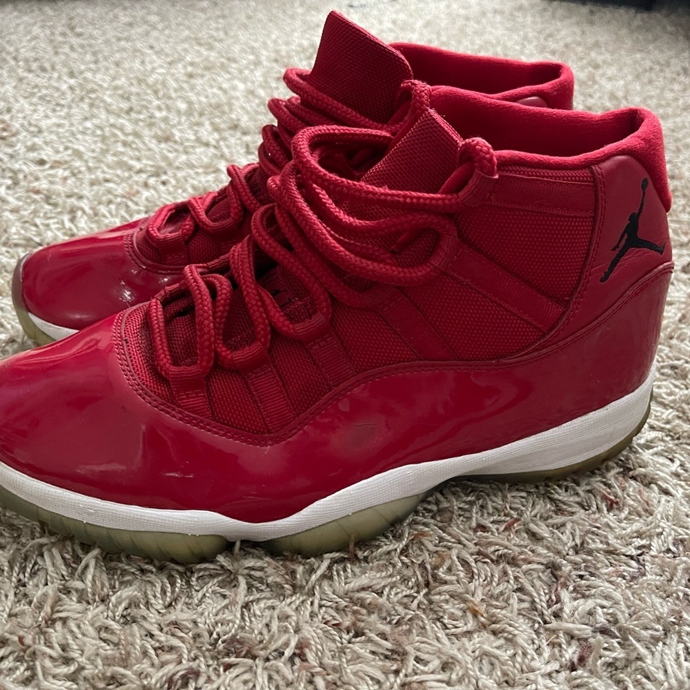 Air Jordan 11 Retro Win Like 96 Men's Size 9.5 NIKE 378037-623
